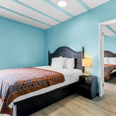 Rodeway Inn & Suites North Hollywood Burbank Airport - Universal Area Los Angeles Luaran gambar