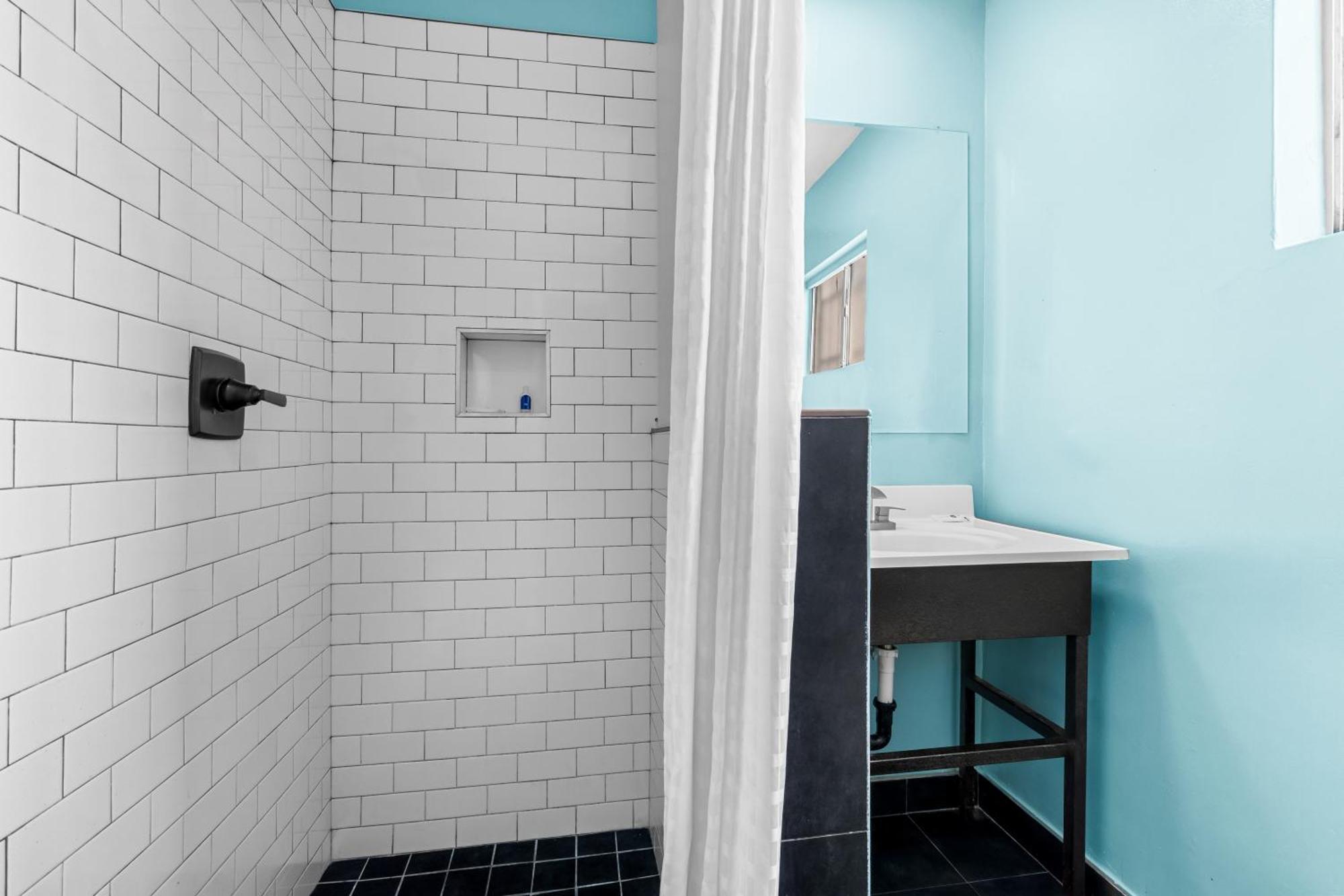 Rodeway Inn & Suites North Hollywood Burbank Airport - Universal Area Los Angeles Luaran gambar