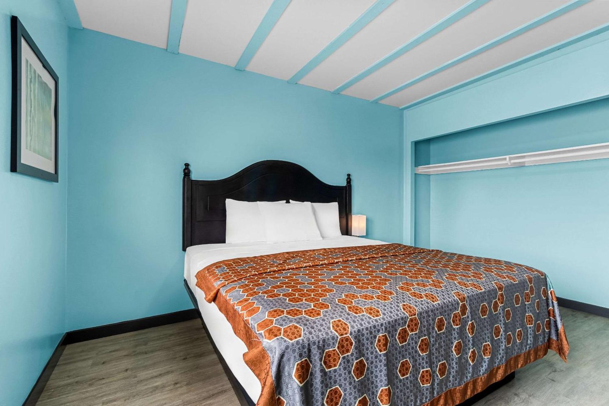 Rodeway Inn & Suites North Hollywood Burbank Airport - Universal Area Los Angeles Luaran gambar