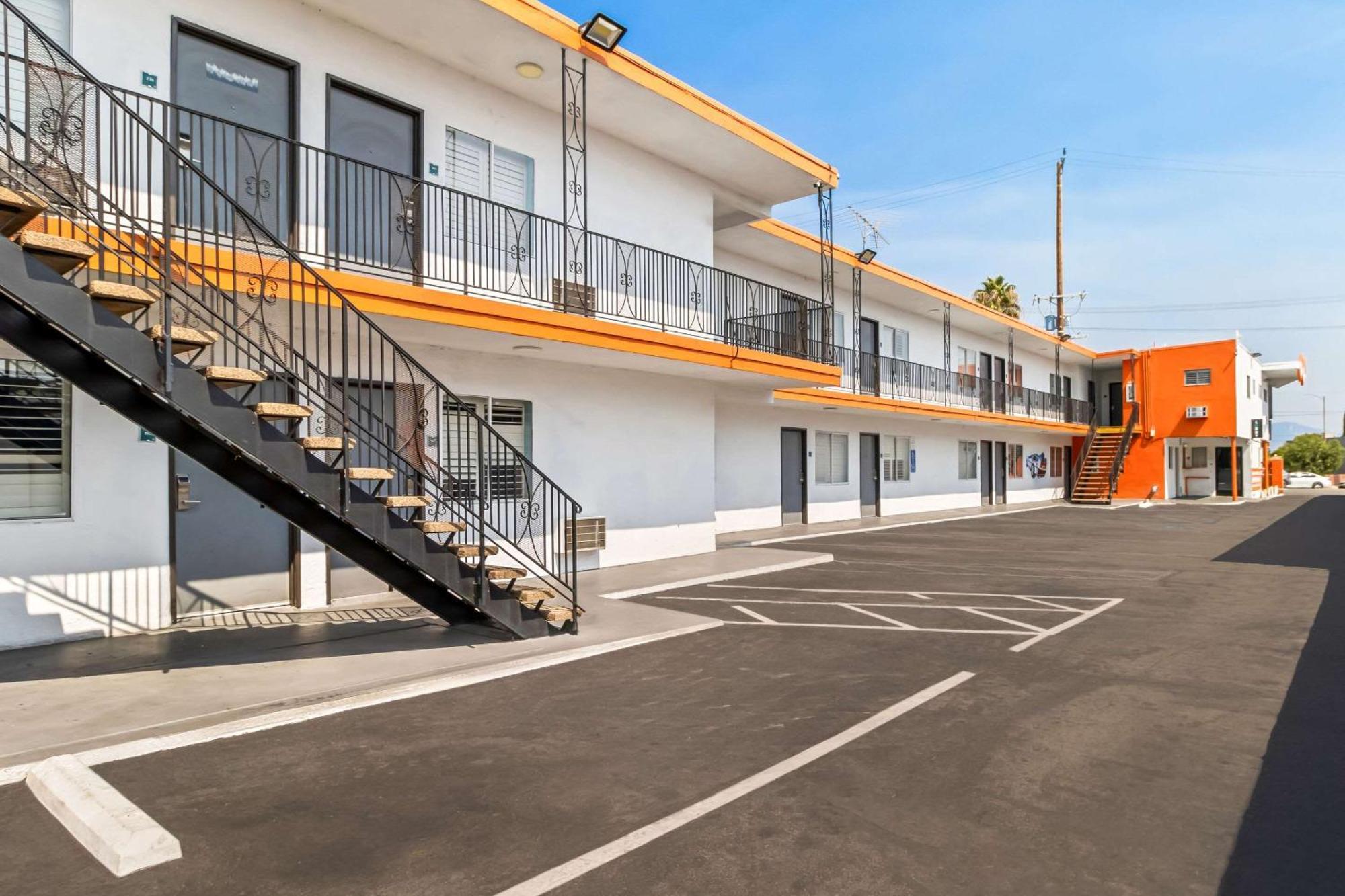 Rodeway Inn & Suites North Hollywood Burbank Airport - Universal Area Los Angeles Luaran gambar
