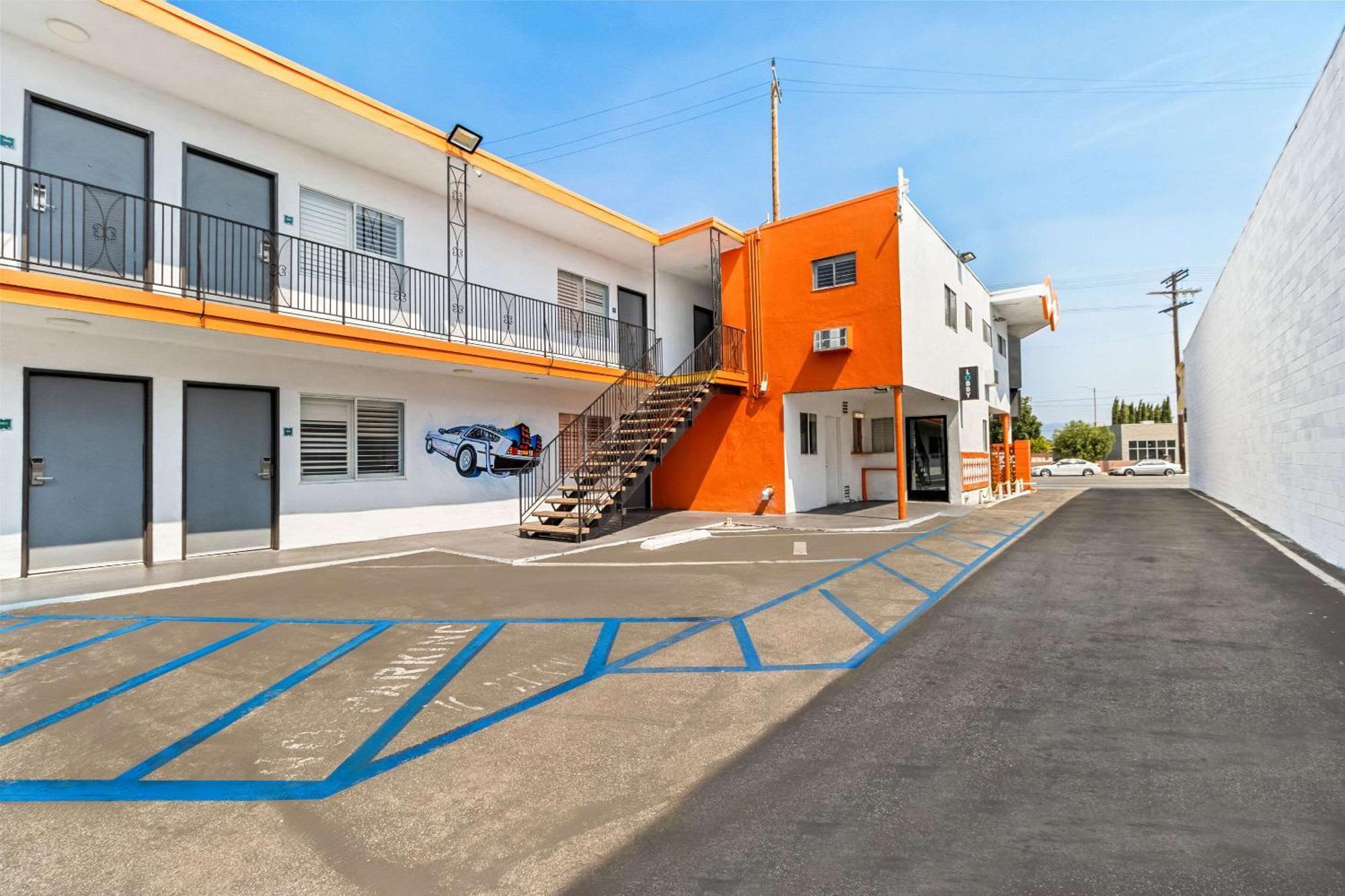 Rodeway Inn & Suites North Hollywood Burbank Airport - Universal Area Los Angeles Luaran gambar